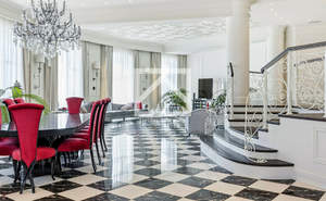 Дом 830м&sup2;, 4-этажный, участок 10 сот.  