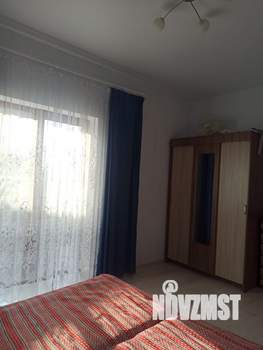 Дом 100м&sup2;, 3-этажный, участок 1 сот.  