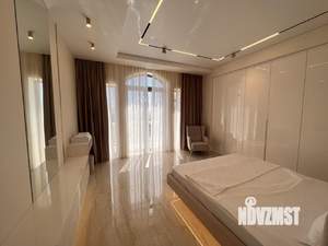 Дом 360м&sup2;, 3-этажный, участок 8 сот.  