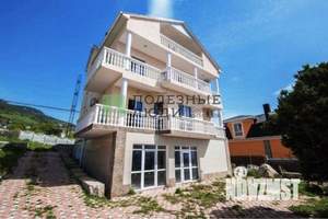 Дом 365м², 3-этажный, участок 12 сот.  