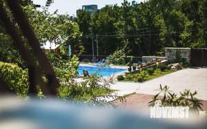 Дом 700м&sup2;, 4-этажный, участок 20 сот.  