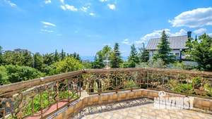 Дом 410м², 3-этажный, участок 14 сот.  