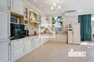 Дом 295м², 3-этажный, участок 9 сот.  