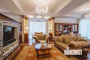 Дом 330м², 2-этажный, участок 10 сот.  