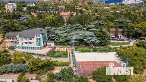 Дом 1391м&sup2;, 4-этажный, участок 39 сот.  