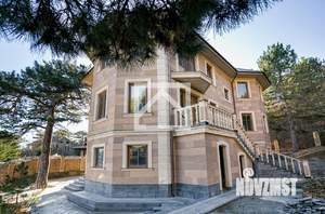 Дом 504м&sup2;, 3-этажный, участок 14 сот.  