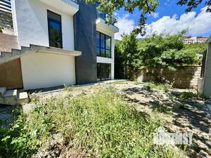 Дом 337м&sup2;, 3-этажный, участок 5 сот.  