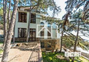 Дом 610м&sup2;, 5-этажный, участок 15 сот.  