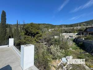 Дом 300м&sup2;, 3-этажный, участок 6 сот.  