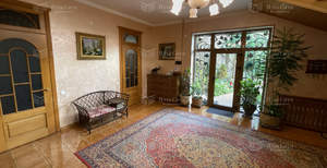 Дом 440м², 3-этажный, участок 10 сот.  