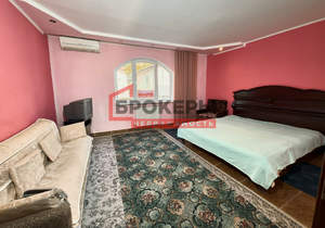 Дом 242м², 4-этажный, участок 1 сот.  