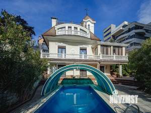 Дом 285м&sup2;, 3-этажный, участок 9 сот.  