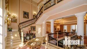 Дом 1250м², 4-этажный, участок 18 сот.  