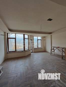 Таунхаус 170м², 3-этажный, участок 1 сот.  
