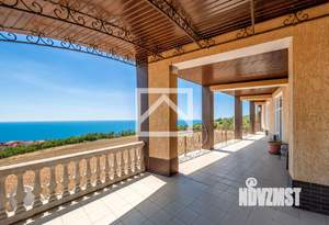 Дом 746м&sup2;, 4-этажный, участок 10 сот.  