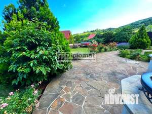 Дом 560м&sup2;, 2-этажный, участок 20 сот.  