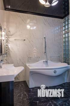 Дом 450м², 4-этажный, участок 10 сот.  