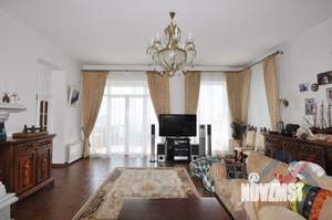 Дом 550м², 3-этажный, участок 12 сот.  