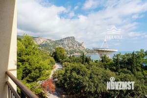 Дом 450м&sup2;, 4-этажный, участок 4 сот.  