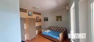 Дом 163м&sup2;, 3-этажный, участок 1 сот.  