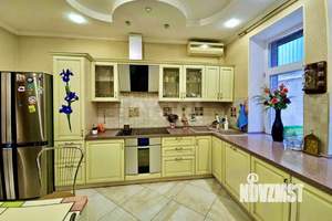 Дом 185м², 2-этажный, участок 6 сот.  