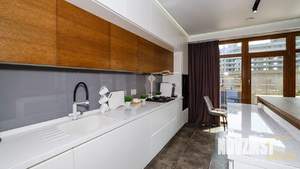 Дом 285м², 3-этажный, участок 12 сот.  