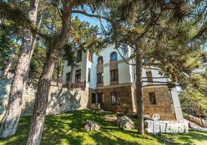 Дом 610м&sup2;, 3-этажный, участок 15 сот.  