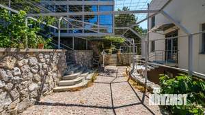 Дом 425м&sup2;, 3-этажный, участок 10 сот.  