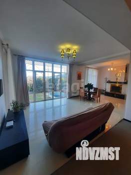 Дом 520м&sup2;, 3-этажный, участок 8 сот.  