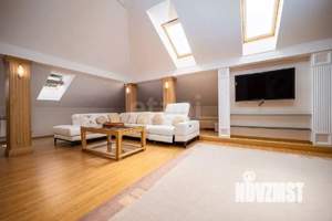 Дом 450м², 3-этажный, участок 12 сот.  