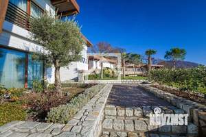 Дом 521м&sup2;, 2-этажный, участок 30 сот.  