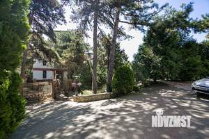 Дом 425м&sup2;, 3-этажный, участок 23 сот.  