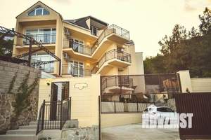 Дом 447м&sup2;, 3-этажный, участок 4 сот.  