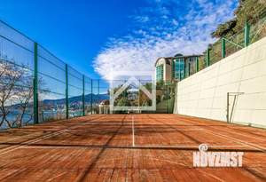 Дом 1300м&sup2;, 4-этажный, участок 40 сот.  