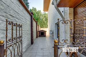 Дом 345м&sup2;, 3-этажный, участок 8 сот.  