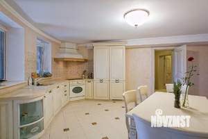 Дом 414м&sup2;, 4-этажный, участок 14 сот.  