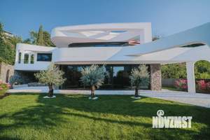 Дом 440м², 2-этажный, участок 8 сот.  