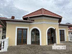 Дом 400м&sup2;, 3-этажный, участок 10 сот.  