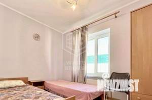 Дом 363м², 3-этажный, участок 4 сот.  