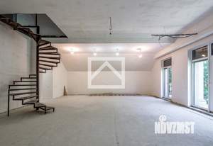 Дом 916м&sup2;, 4-этажный, участок 39 сот.  