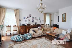 Дом 550м², 3-этажный, участок 12 сот.  