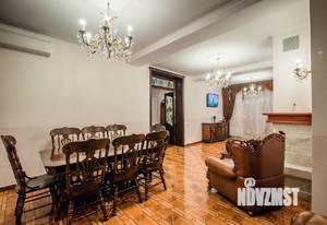 Дом 240м², 3-этажный, участок 20 сот.  