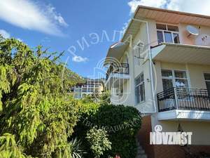 Дом 317м&sup2;, 3-этажный, участок 5 сот.  