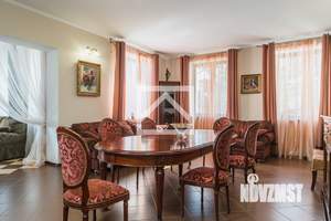 Дом 610м&sup2;, 5-этажный, участок 15 сот.  