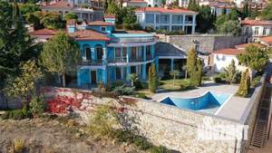 Дом 409м&sup2;, 2-этажный, участок 9 сот.  