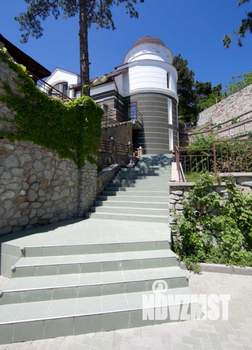 Дом 600м², 3-этажный, участок 12 сот.  