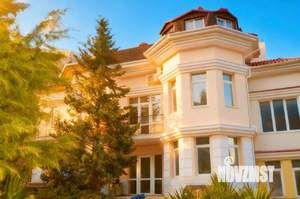 Дом 340м&sup2;, 3-этажный, участок 1 сот.  