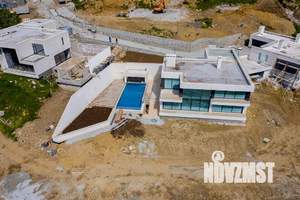 Дом 407м&sup2;, 2-этажный, участок 20 сот.  