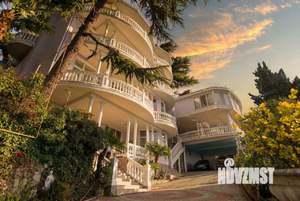 Дом 873м&sup2;, 4-этажный, участок 8 сот.  