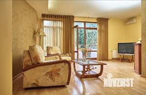 Дом 1800м², 5-этажный, участок 100 сот.  